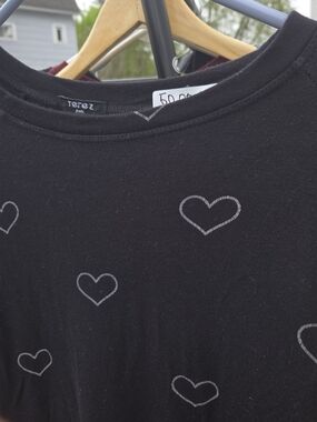Terez Black Short Sleeve Tee with Silver Heart Print